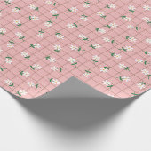 Gänseblümchen auf rosa Karo (großes Format) Geschenkpapier (Ecke)