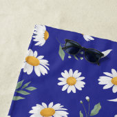 Gänseblümchen-Blumen-Katharinenblau-Monogramm-Stra Strandtuch (Beispiel)