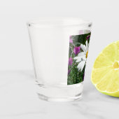 Gänseblümchen und Weidenröschen Wildblume Schnapsglas (Links)