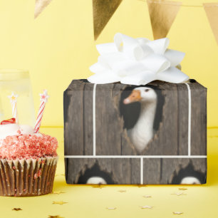 Gänsepinkeln aus gezacktem Holzloch Geschenkpapier