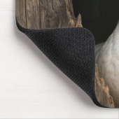 Gänsepinkeln aus gezacktem Holzloch Mousepad (Ecke)
