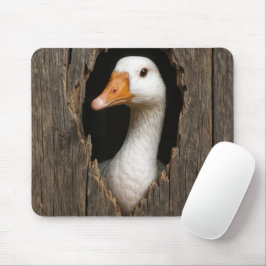 Gänsepinkeln aus gezacktem Holzloch Mousepad