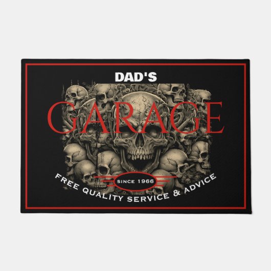 Garage Any Name Always Open Skulls Black Red Fußmatte (Vorderseite)