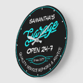 Garage Any Name and Date White Aqua Retro Black Große Wanduhr (Winkel)