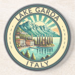 Gardasee - Italien Illustration Reisen Kunst, Dich Getränkeuntersetzer<br><div class="desc">Gardasee Vektorkunst Design. Der Gardasee in Norditalien ist bekannt für sein kristallklares Wasser. Im Süden dominiert die Stadt Sirmione von der Rocca Scaligera,  einer Festung mit Blick auf den Hafen.</div>