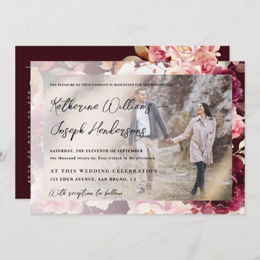 Garden Burgundy Script Kalligrafy Foto Wedding Einladung (Vorne/Hinten)