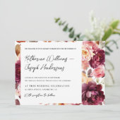 Garden Floral Burgundy Script kalligraphische Hoch Einladung (Stehend Vorderseite)