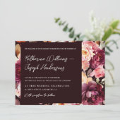 Garden Floral Burgundy Script kalligraphische Hoch Einladung (Stehend Vorderseite)