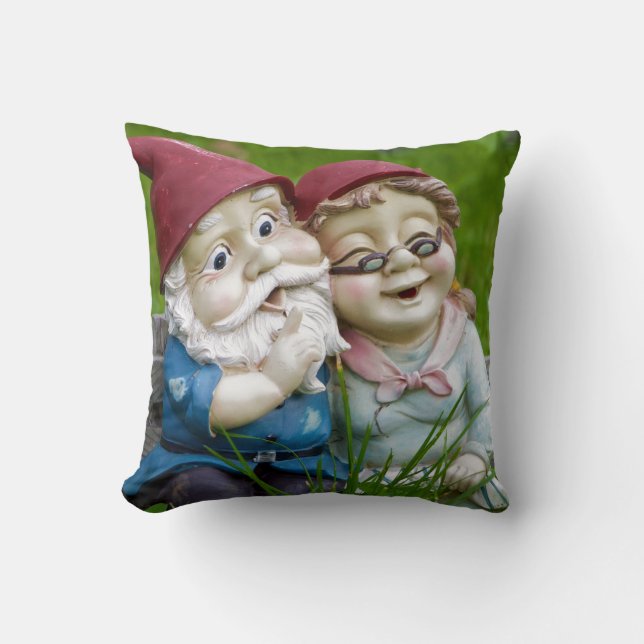 Garden Gnomes Couple Kissen (Vorderseite)