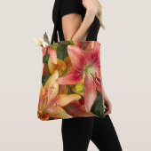 Garden Lilies Tasche (Von Nahem)