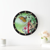 GARDEN OF MELISSA Magic Butterfly and Lady in Red Große Wanduhr (Zuhause)