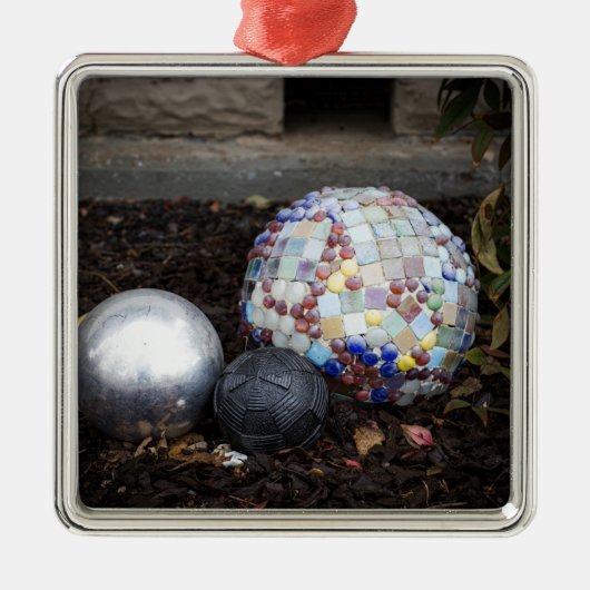 Garden Orbs Ornament Aus Metall (Vorne)