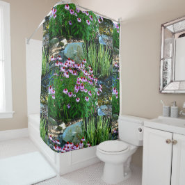 Garden Stream mit Lila Sitzgelegenheiten Duschvorhang