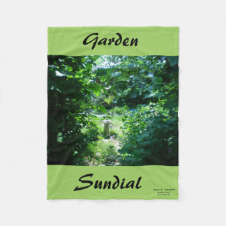 GARDEN SUNDIAL FLEECEDECKE