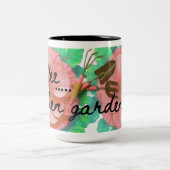 Garden theme mug with flowers and tools zweifarbige tasse (Mittel)