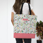 Garden Whimsy Floral Monogram Tasche<br><div class="desc">Eigene Allover-Tasche personalisiert mit Ihrem Monogrammnamen oder anderen Texten. Dieses niedliche mädchenhafte Design zeichnet sich durch ein skurriles Blumenmuster in den Farben Korallen,  Grün,  Aqua und Gelb aus. Verwenden Sie die Designtools,  um die Monogramm-Schriftart und -Farben zu bearbeiten oder Ihre eigenen Fotos hochzuladen.</div>