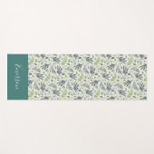 Garden Whimsy Greenery Monogram Yogamatte (Vorderseite (Horizontal))