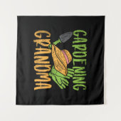 Gardening Grandma Wandteppich (Vorderseite (Horizontal))