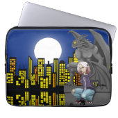 Gargoyle-Stadtlandschaft in urbaner Fantasy Laptopschutzhülle (Vorderseite)