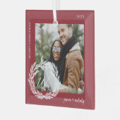 Garland Wreath Couple Monogram Foto Christmas Ornament Aus Glas (Vorderseite links)