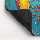 Garnelen mit einem Glas Bier unter Wasser Mousepad (Ecke)