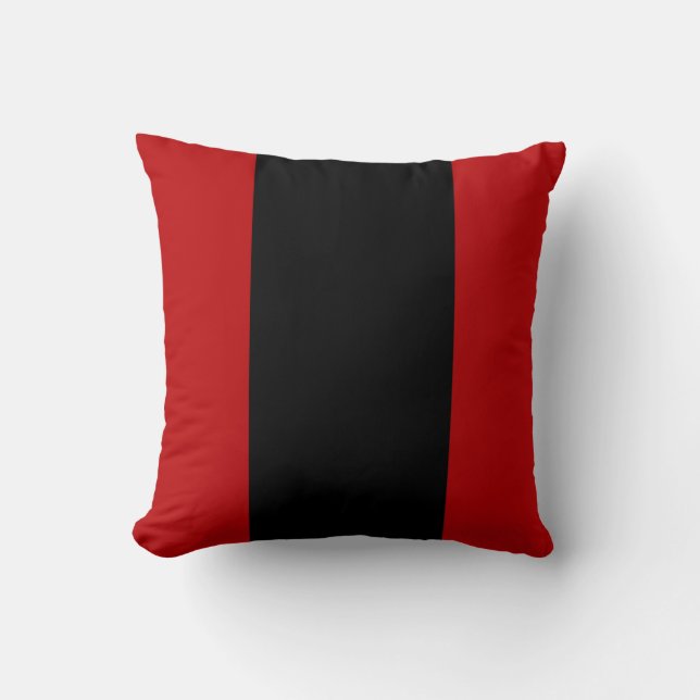 Garnet und Black I Throw Kissen (Vorderseite)