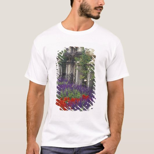 Garten im Schloss Mirabell, Salzburg, Österreich T-Shirt (Vorderseite)