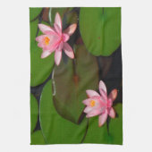 Garten mit Blütenblumen, Rosa Lotus, Küchentuch (Vertikal)