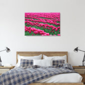 Garten mit Frühlingsblüten-Tulpenbirnen in Leinwanddruck (Insitu (Schlafzimmer))