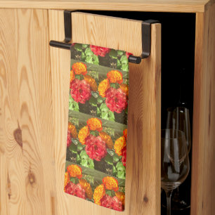 Garten mit orangefarbenen und roten Blumen Geschirrtuch
