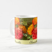 Garten mit orangefarbenen und roten Blumen Kaffeetasse (Vorderseite Links)