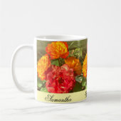 Garten mit orangefarbenen und roten Blumen Kaffeetasse (Links)