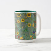 Garten mit Sonnenblumen von Gustav Klimt Zweifarbige Tasse (VorderseiteRechts)