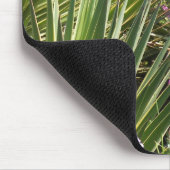 Garten mit Vielzahl der Pflanzen und der bunten Mousepad (Ecke)