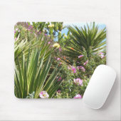 Garten mit Vielzahl der Pflanzen und der bunten Mousepad (Mit Mouse)