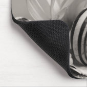 Garten-Schnecken auf Gänseblümchen-Blume mit Namen Mousepad (Ecke)