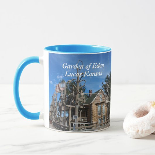 Garten von Eden Lucas Kansas Tasse (Mit Donut)