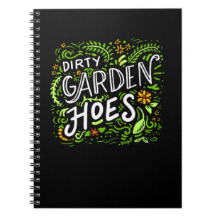 Gartenarbeit - Schmutzige Gartenhacken. Notizblock