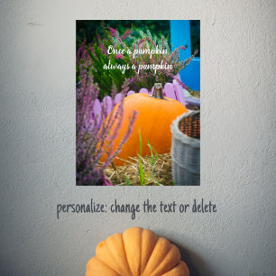 Gartenleben mit einem Orangenkürbis Poster