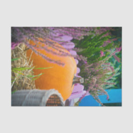 Gartenleben mit einem Orangenkürbis Seidenpapier