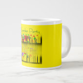 Gartenparty Gelb Jumbo-Tasse (Vorderseite Rechts)