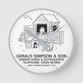 Gartenschuhe, Kennels & Nebengebäude Runde Wanduhr (Vorderseite)