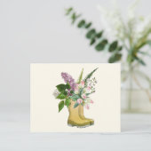 Gartenstiefel mit Tulip und Lilac Blume Postkarte (Stehend Vorderseite)