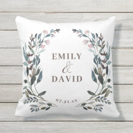 GartenWappen | White Blue Floral Wedding Names Kissen