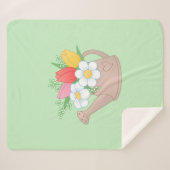 Gartenwasserdose mit Blume auf Grün Sherpadecke (Vorderseite (Horizontal))