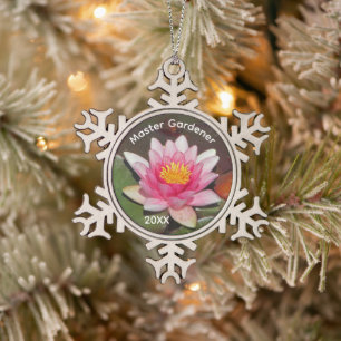 Gärtner-Meisterin Pinke Seerosen-Blüten-Feiertag Schneeflocken Zinn-Ornament