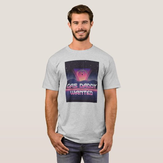 Gas Daddy Gewollt - Funny 80er Futuristic Retrowav T-Shirt (Vorne ganz)