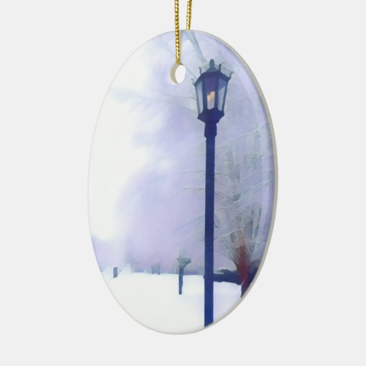 Gaslampe auf schneebedeckter Straße Keramik Ornament (Links)