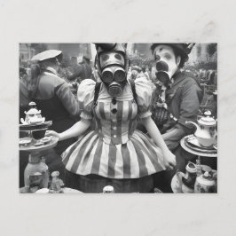 Gasmaske Frau am Tea Party Postkarte