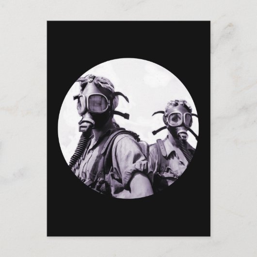 Gasmaske-Mädchen in Lila Postkarte (Vorderseite)